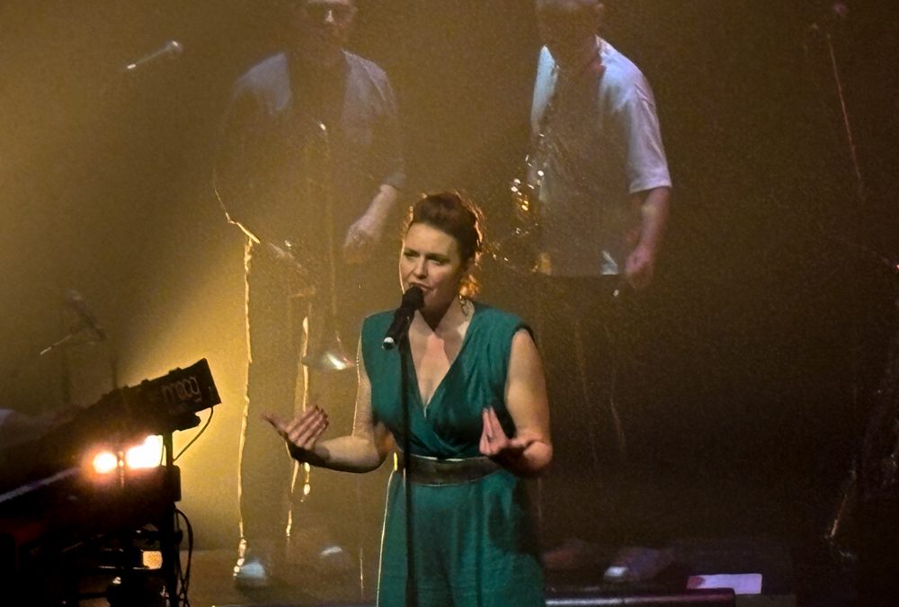Robyn Bennett au Café de la Danse